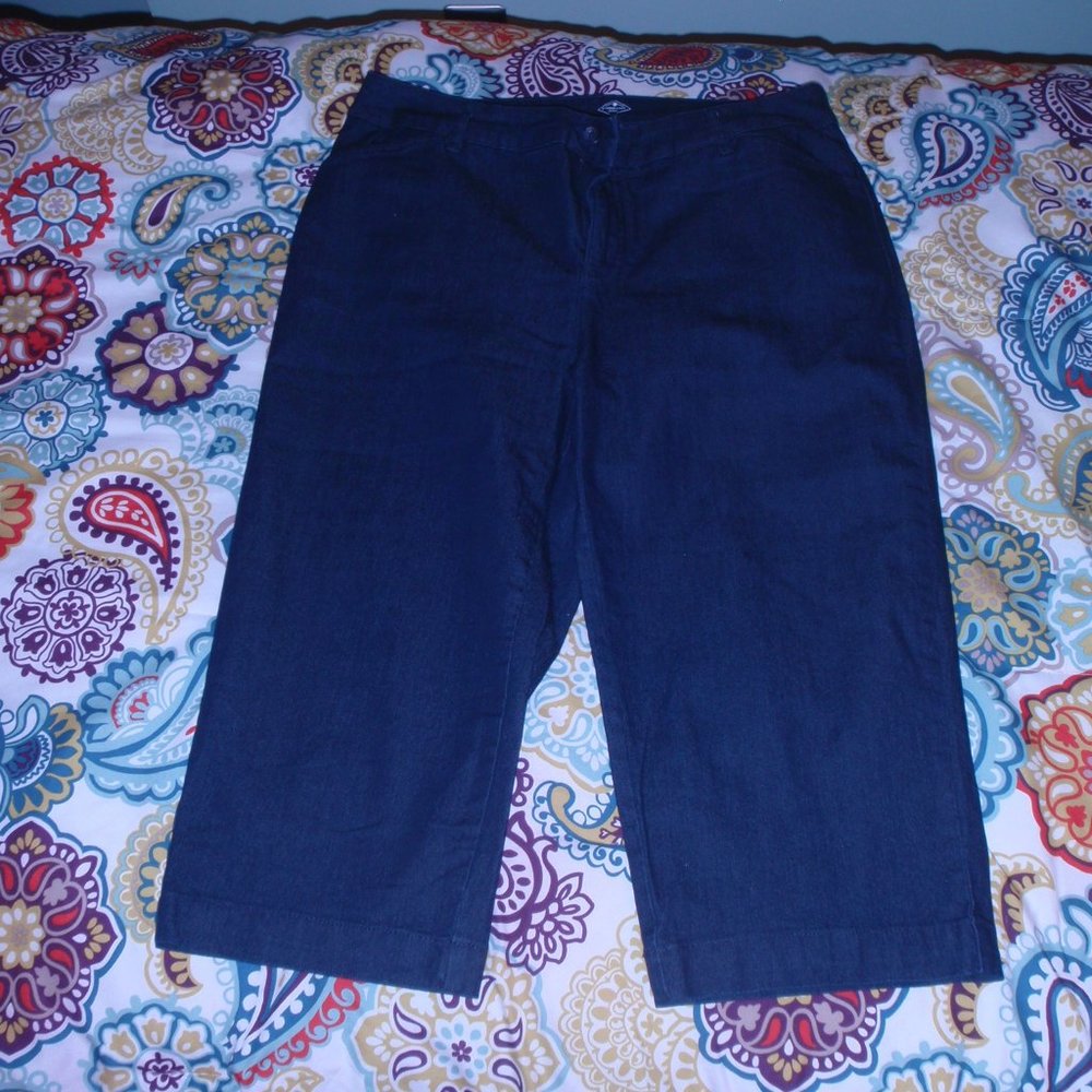 Women's St. John's Bay Capri - Size 14W